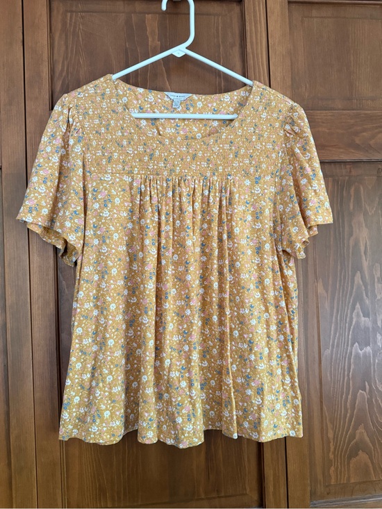 Lucky Brand Tops - Lucky Brand Boho Floral Pintuck Top